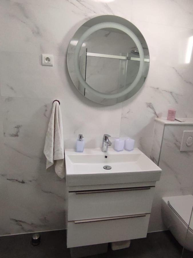 Apartman Koko With Private Jacuzzi Makarska Eksteriør bilde