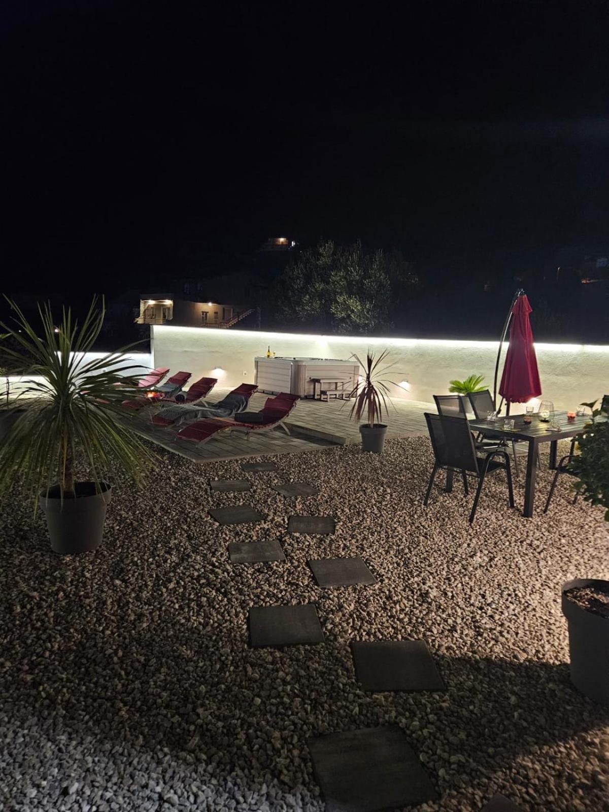 Apartman Koko With Private Jacuzzi Makarska Eksteriør bilde