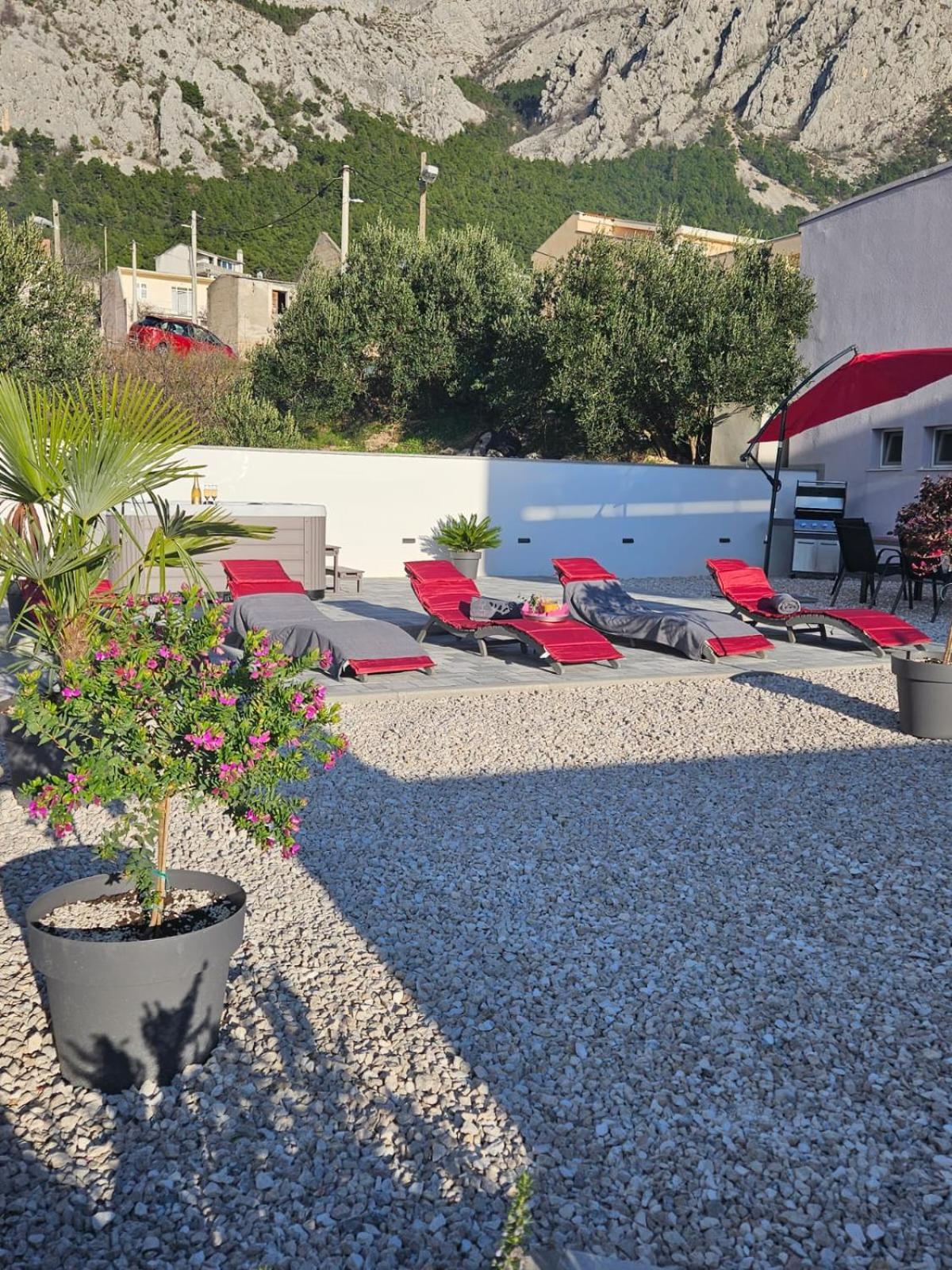 Apartman Koko With Private Jacuzzi Makarska Eksteriør bilde
