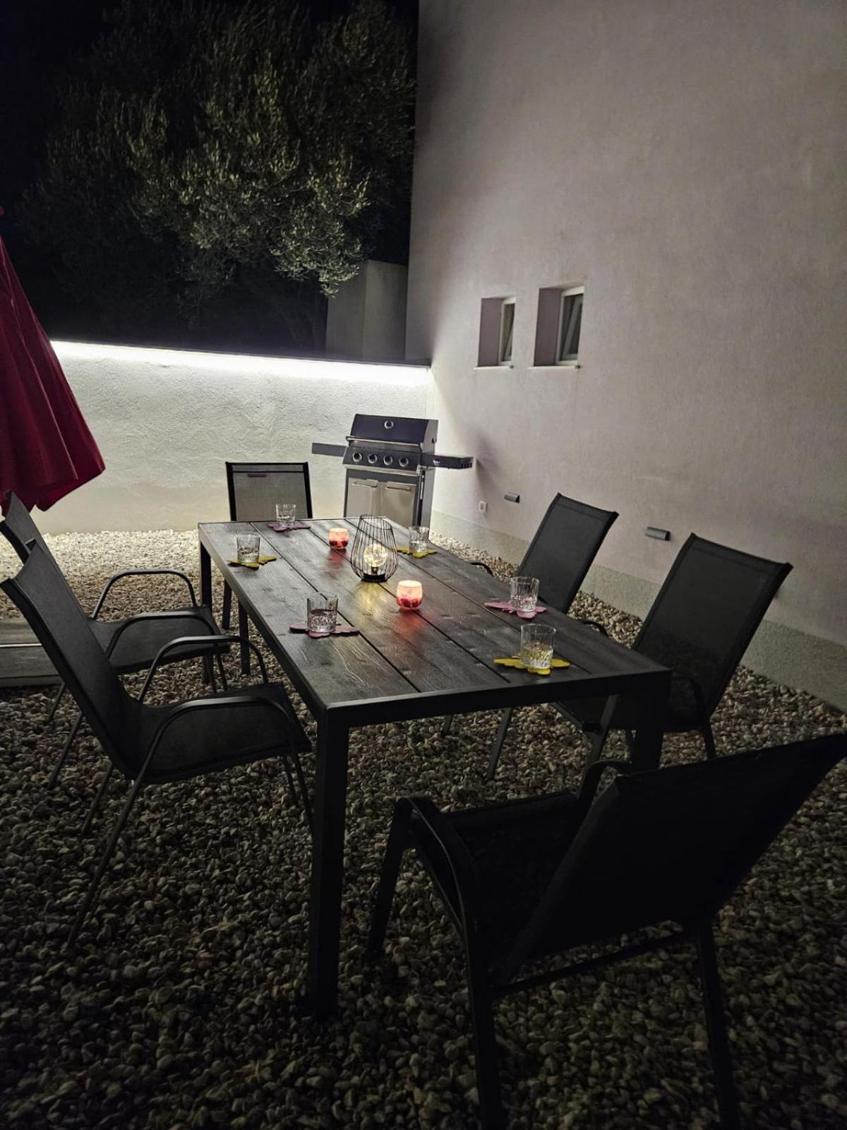 Apartman Koko With Private Jacuzzi Makarska Eksteriør bilde