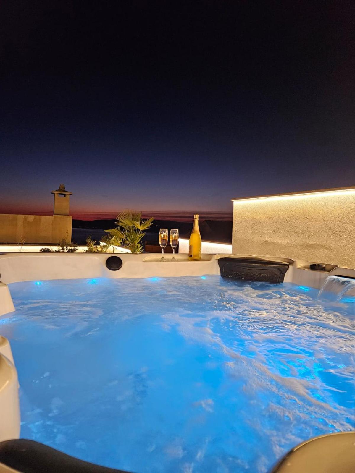 Apartman Koko With Private Jacuzzi Makarska Eksteriør bilde