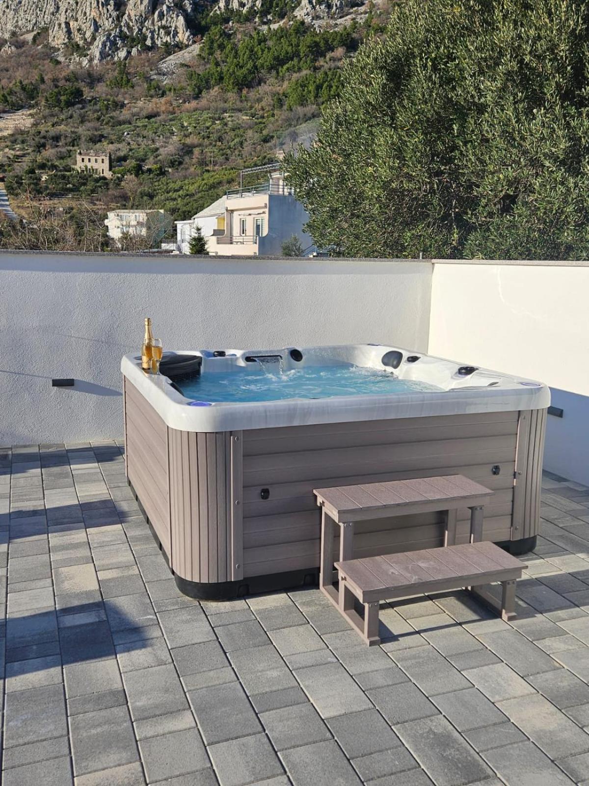 Apartman Koko With Private Jacuzzi Makarska Eksteriør bilde
