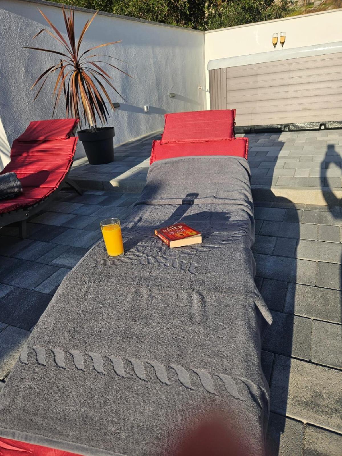 Apartman Koko With Private Jacuzzi Makarska Eksteriør bilde